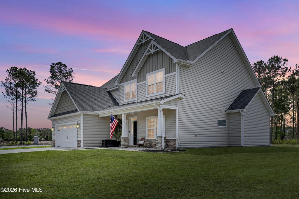 Photo of 402 Reynolds Court, Sneads Ferry, NC 28460 (MLS # 100570828)