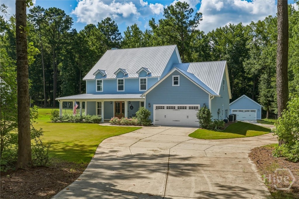 Photo of 695 Parkview Drive, Winterville, GA 30683 (MLS # CL367143)