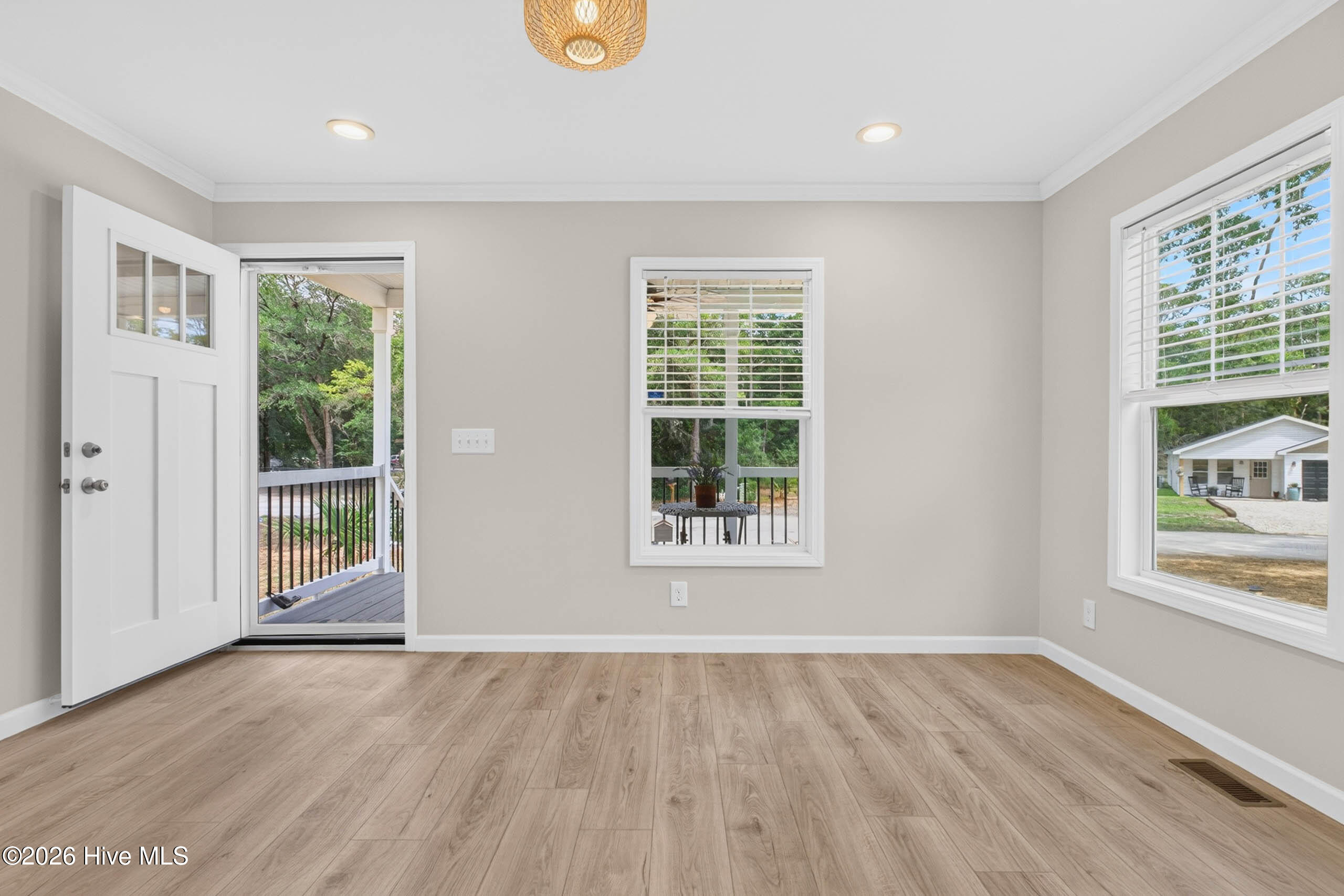 3655 SW Lakeview Drive SW
