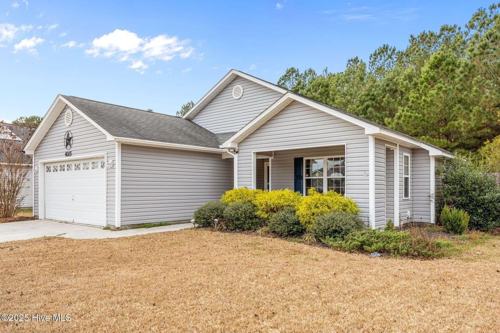 Photo of 4015 W T Whitehead Drive, Jacksonville, NC 28546 (MLS # 100545906)