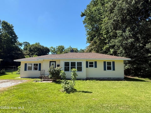Homes For Sale - 18 White Oak Street<br/> Onslow County, Jacksonville, NC 28540