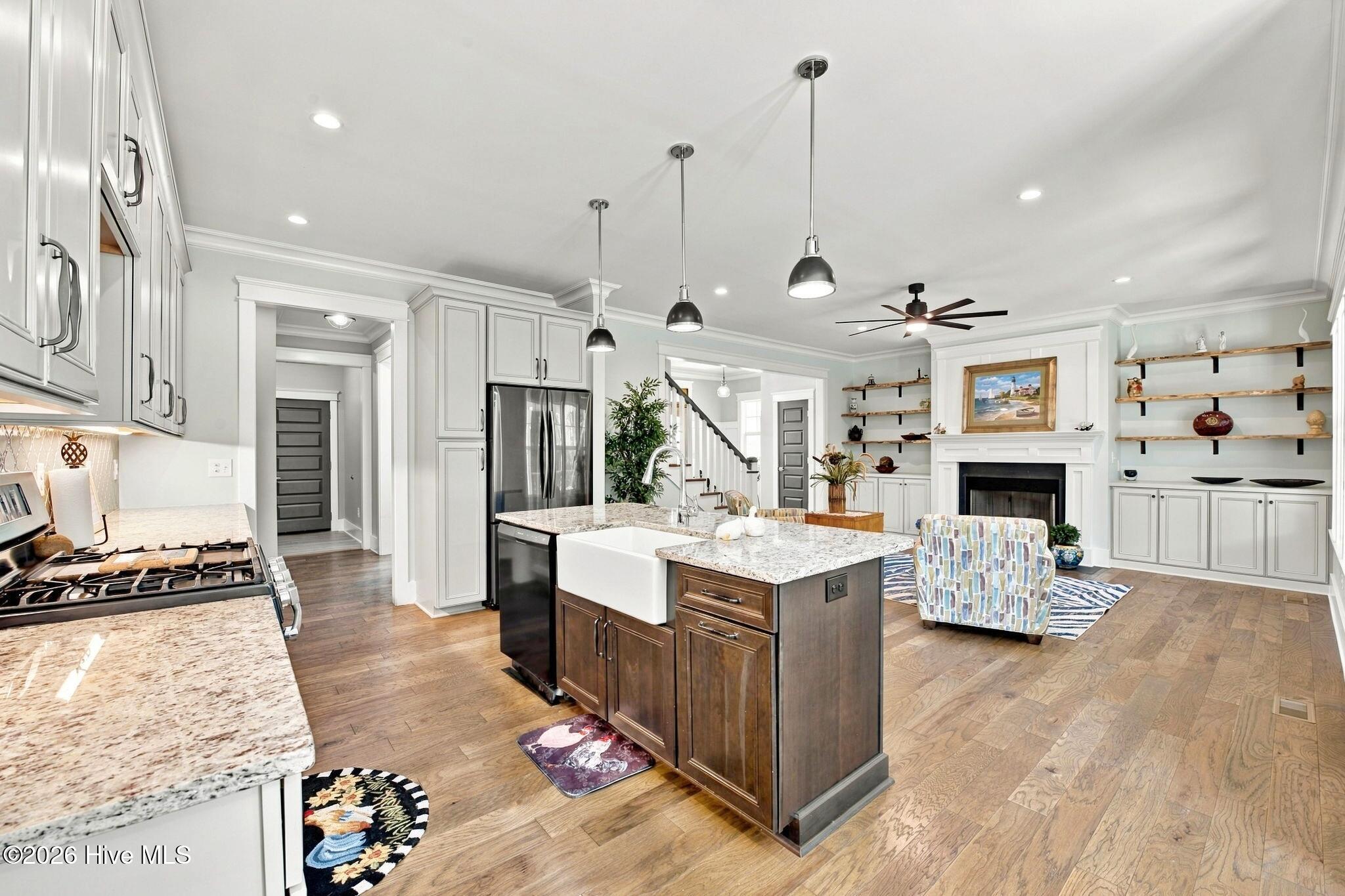 212 Shoreview Drive