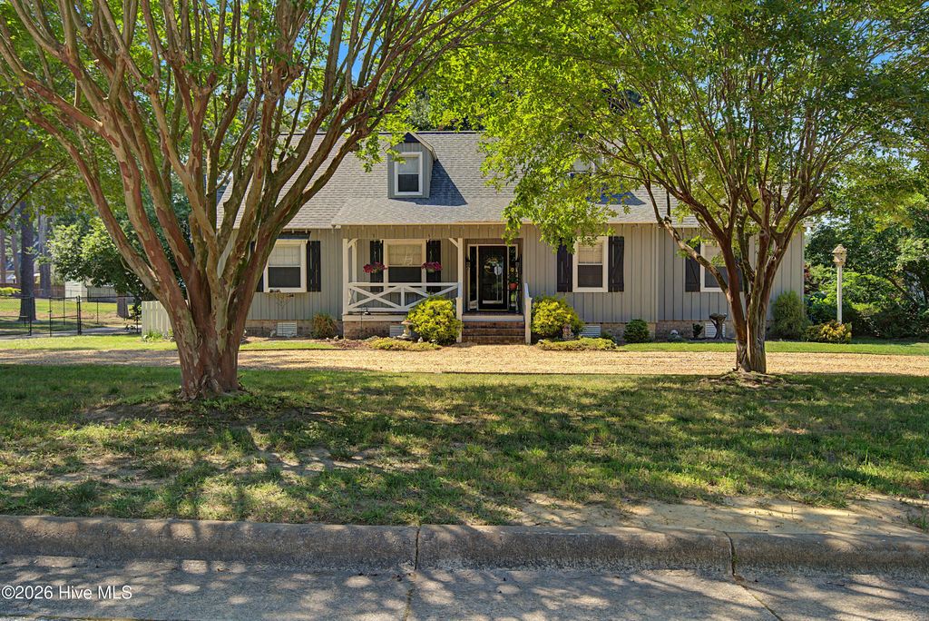 Photo of 902 Rollingwood Drive NW, Wilson, NC 27893 (MLS # 100576301)