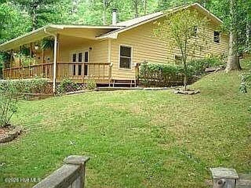Photo of 662 Holly Springs Estates Road, Franklin, NC 28734 (MLS # 100553326)
