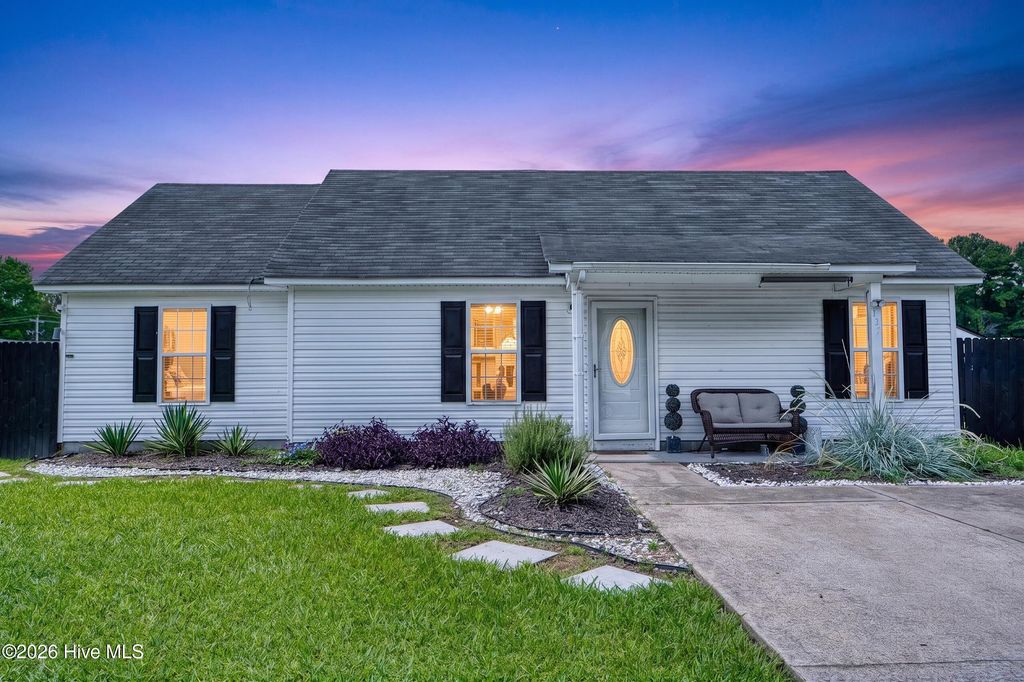 Photo of 137 Sutton Drive, Elizabeth City, NC 27909 (MLS # 100587727)