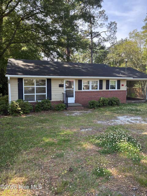 Homes For Sale - 311 W Williamson Street<br/> Columbus County, Whiteville, NC 28472