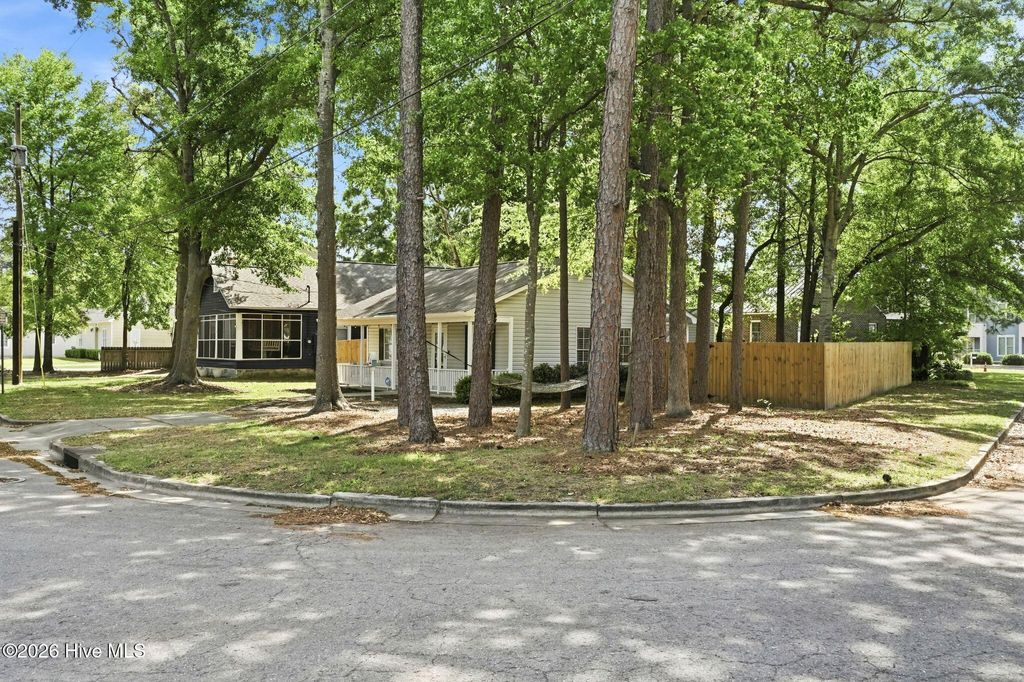 Photo of 106 New Bern Street, Wilmington, NC 28403 (MLS # 100566339)