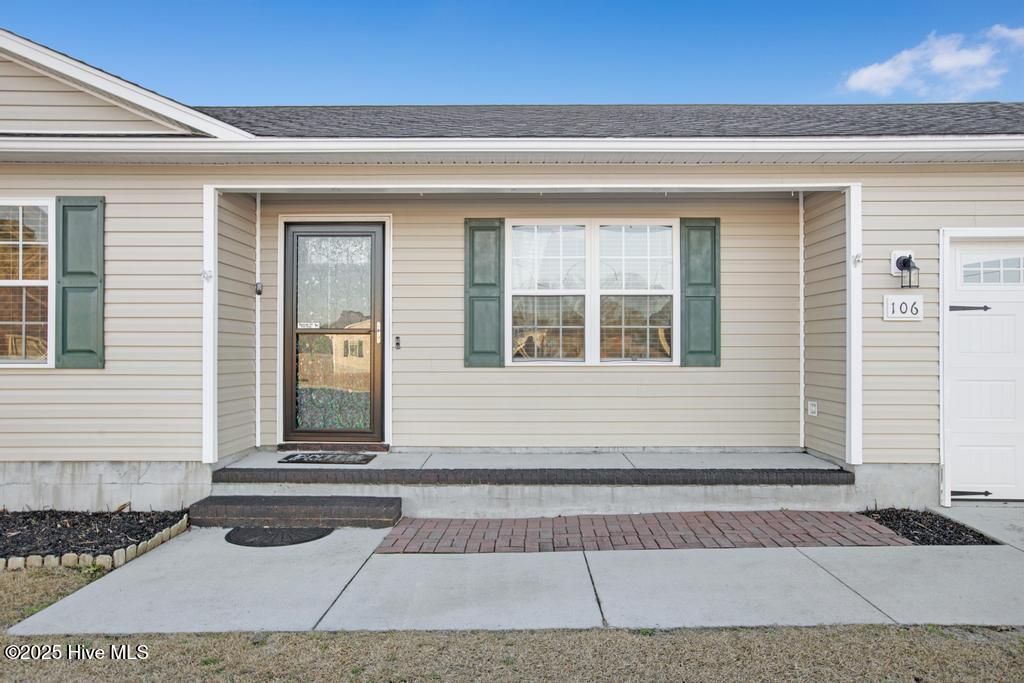 Photo of 106 Lois Court, Richlands, NC 28574 (MLS # 100551792)