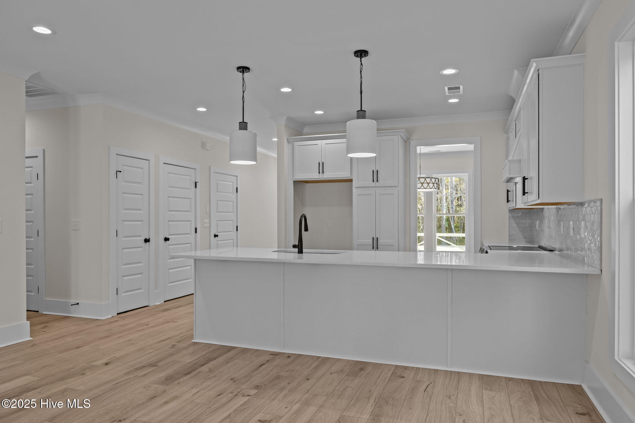 118 Pine View Boulevard