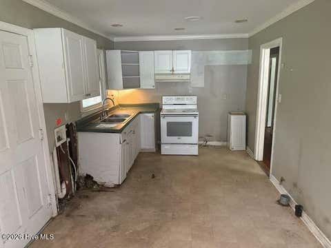 Tiny photo for 105 Red Oak Street, Jacksonville, NC 28540 (MLS # 100591386)