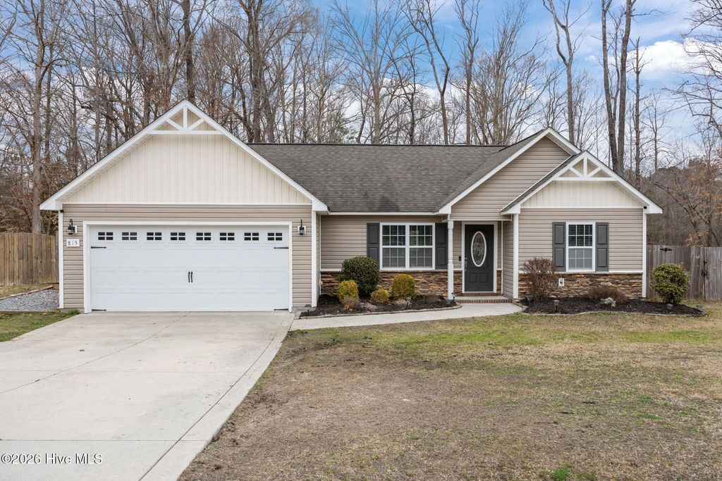 Photo of 815 Little Roxy Court, Jacksonville, NC 28540 (MLS # 100557959)