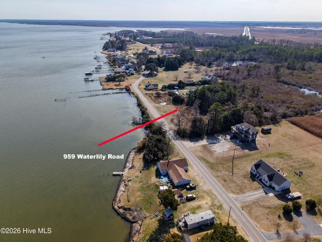 959 Waterlily Road, photo 2 of 24