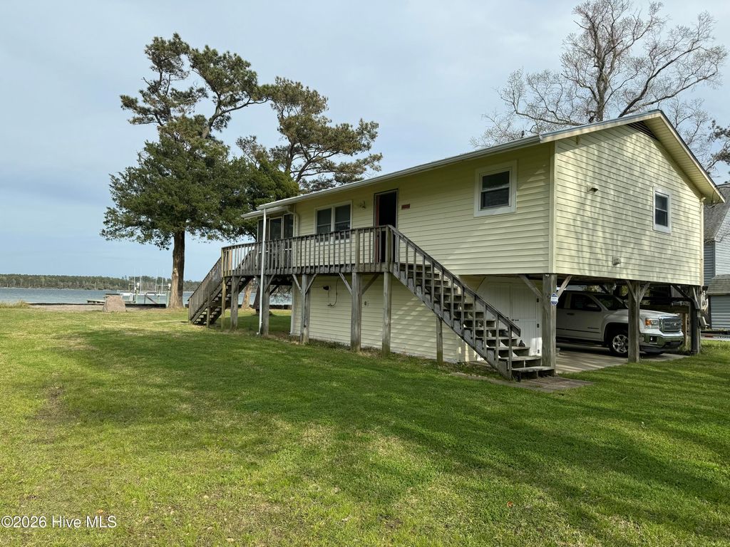 Photo of 197 S River Drive, Beaufort, NC 28516 (MLS # 100563565)