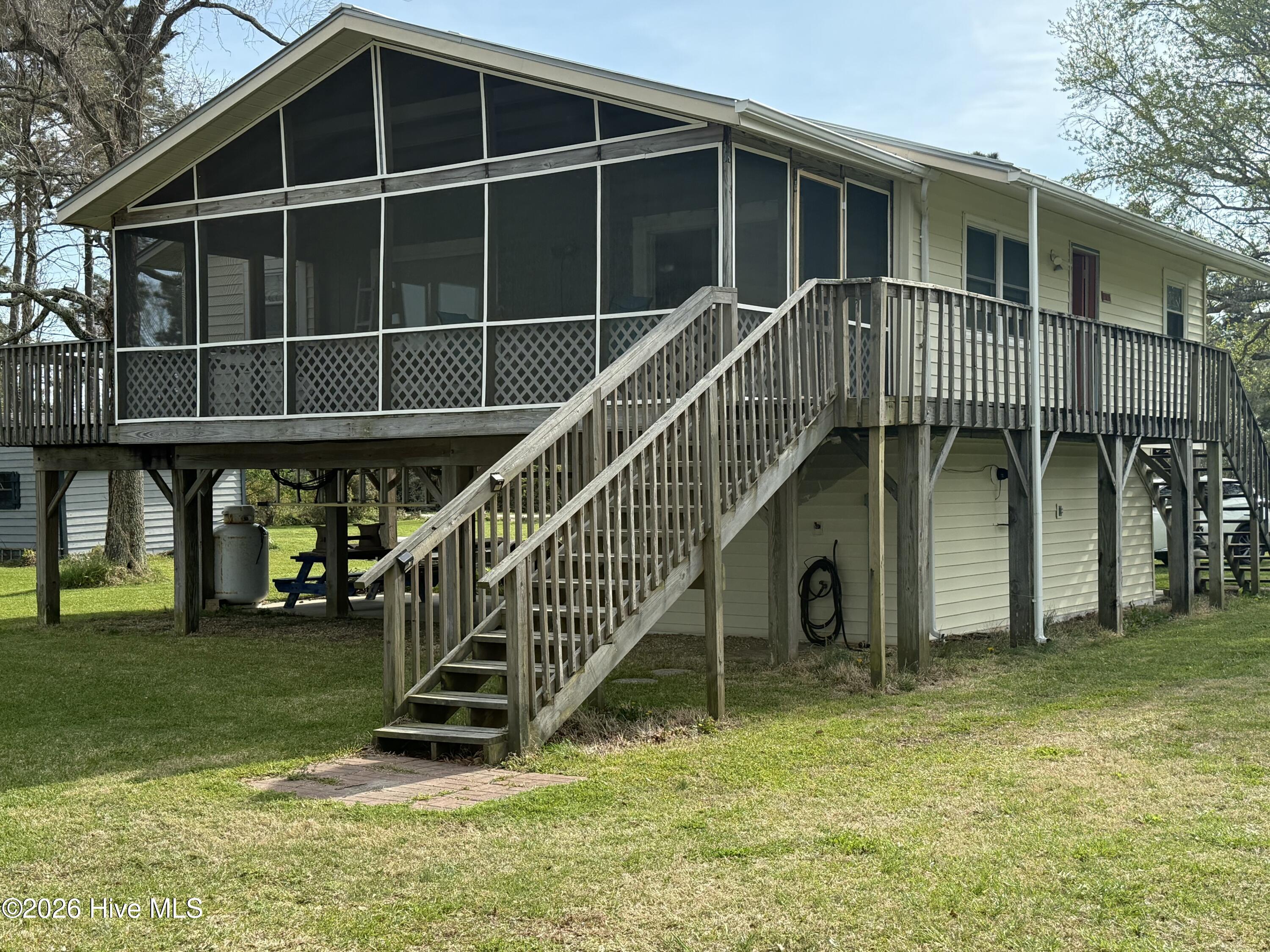 197 S River Drive