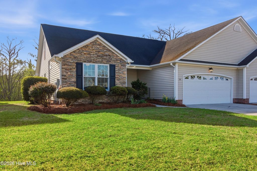 Photo of 114 Jordan Drive, New Bern, NC 28562 (MLS # 100565290)