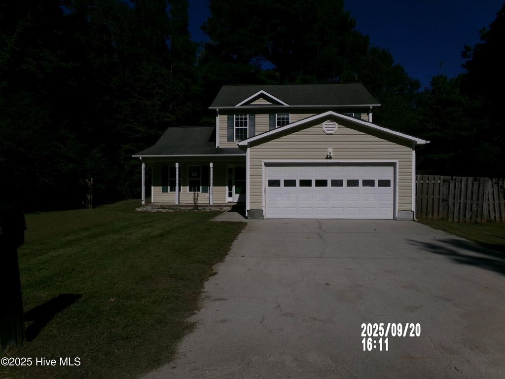 Photo of 624 Walnut Drive, Jacksonville, NC 28540 (MLS # 100573990)