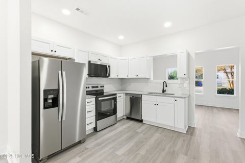 Tiny photo for 937 S 8th Street, Wilmington, NC 28401 (MLS # 100545446)