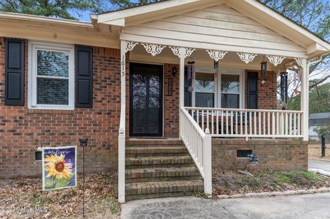 Photo of 1615 Highland Drive, Washington, NC 27889 (MLS # 100551447)