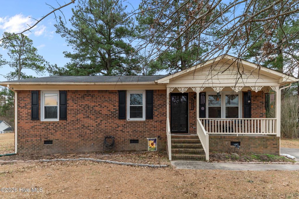 Photo of 1615 Highland Drive, Washington, NC 27889 (MLS # 100551447)