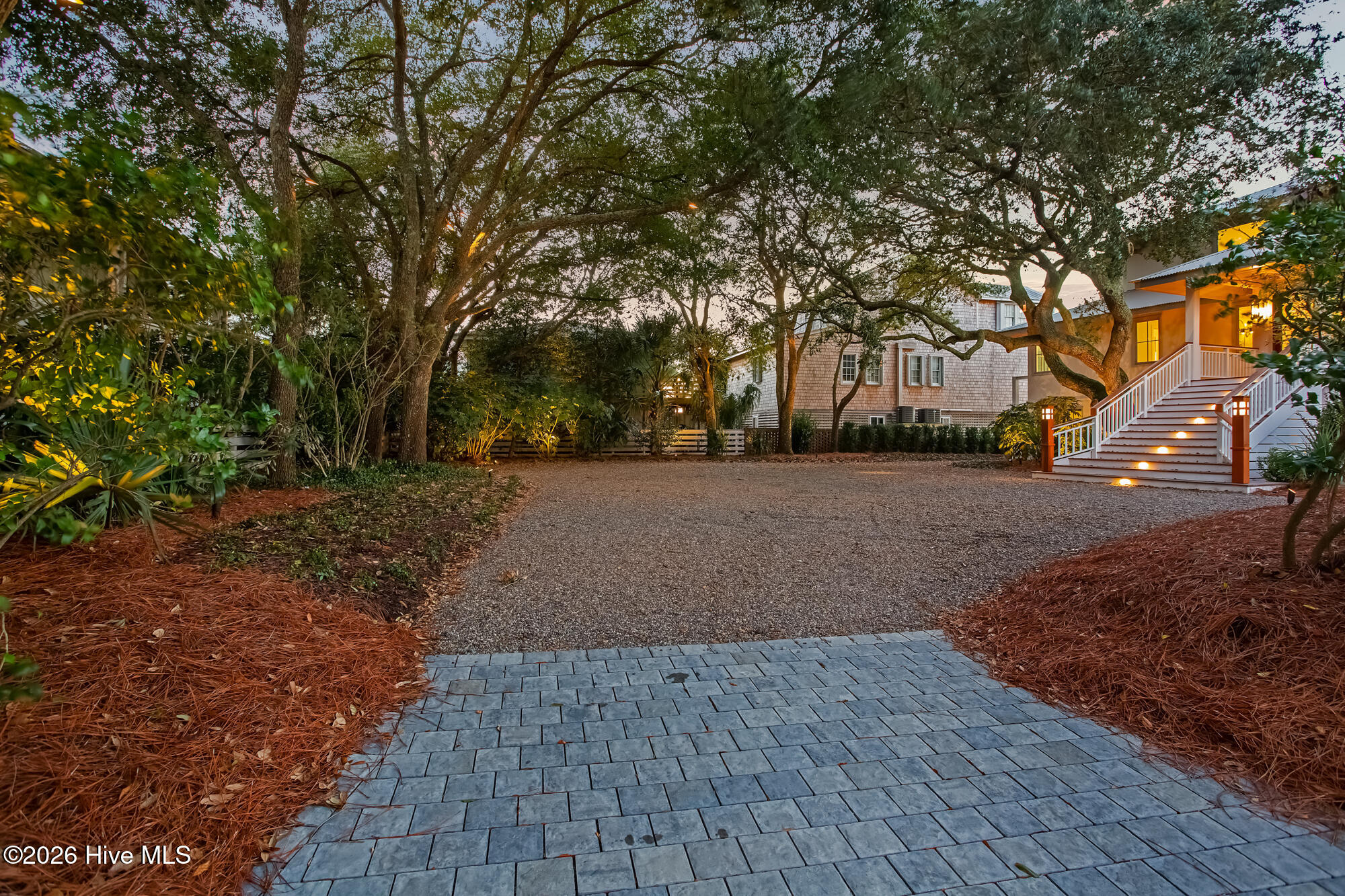 33 W Henderson Street