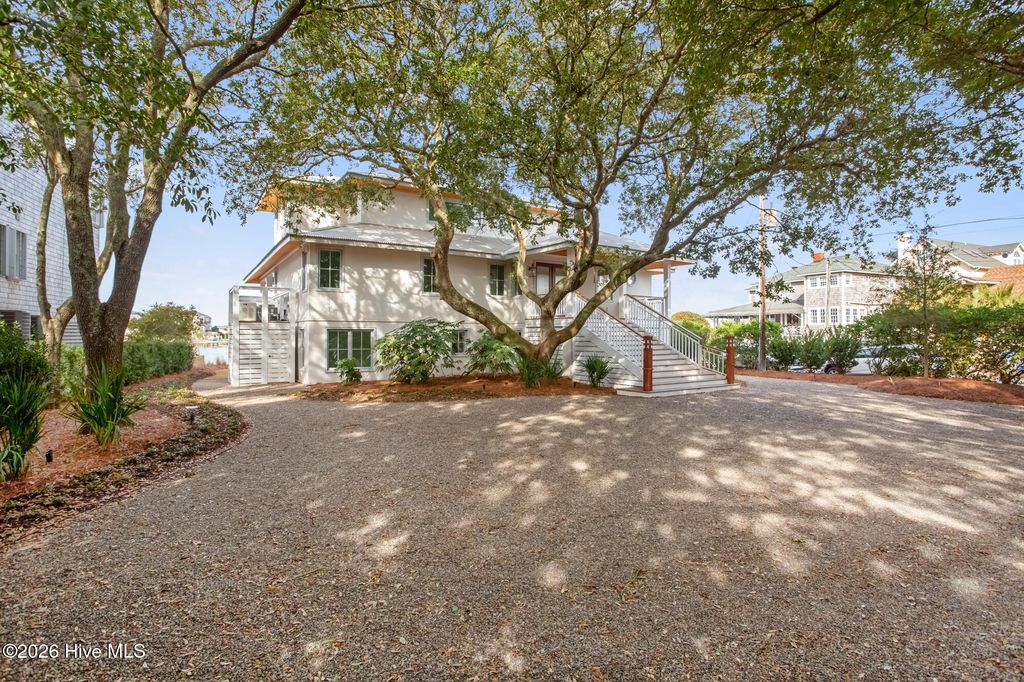 Photo of 33 W Henderson Street, Wrightsville Beach, NC 28480 (MLS # 100550703)