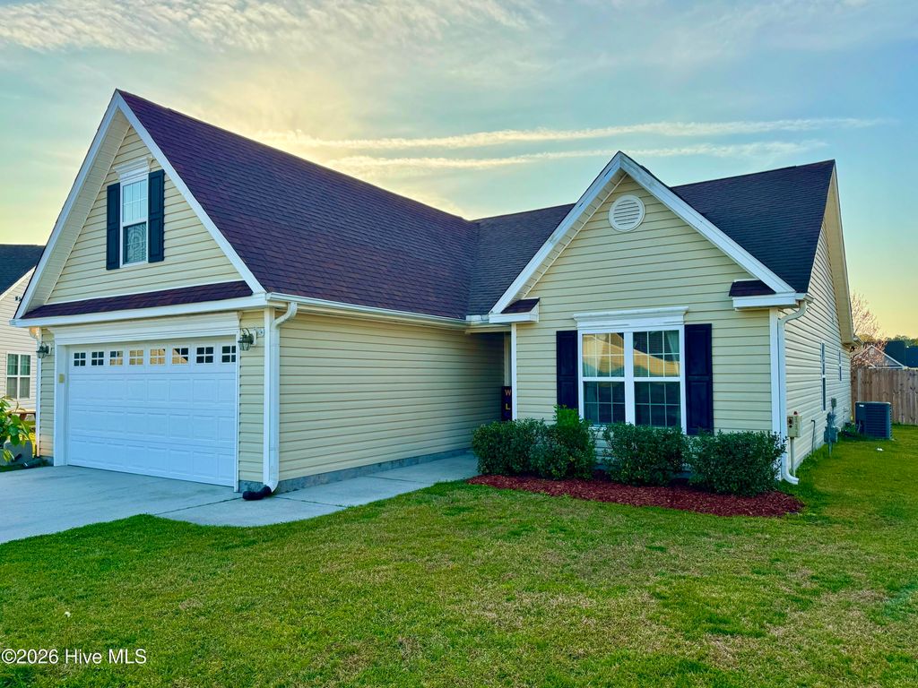 Photo of 100 Kenmore Court, New Bern, NC 28560 (MLS # 100548432)