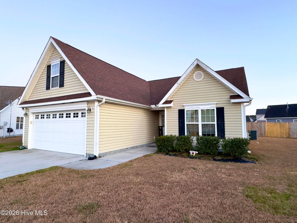 Photo of 100 Kenmore Court, New Bern, NC 28560 (MLS # 100548432)