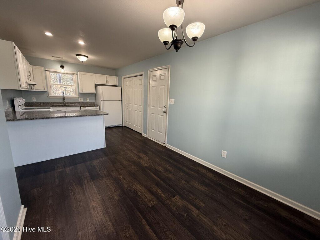 Photo of 106 Skipping Stone Lane, Jacksonville, NC 28546 (MLS # 100549738)