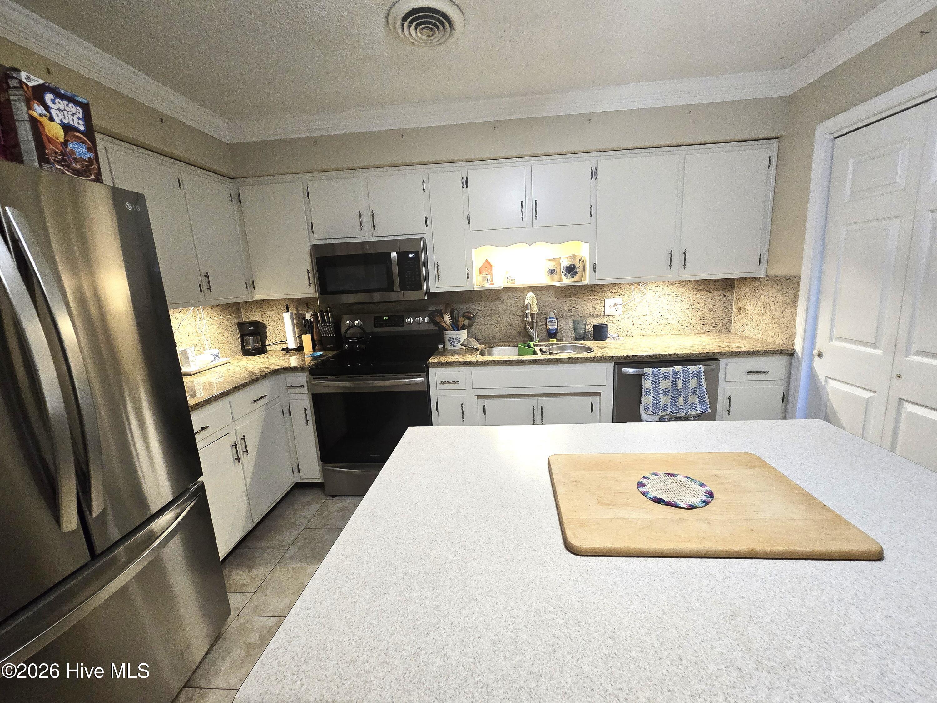 1014a Kings Way