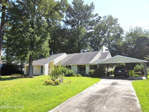 Photo of 1014 Kings Way, New Bern, NC 28562 (MLS # 100601400)