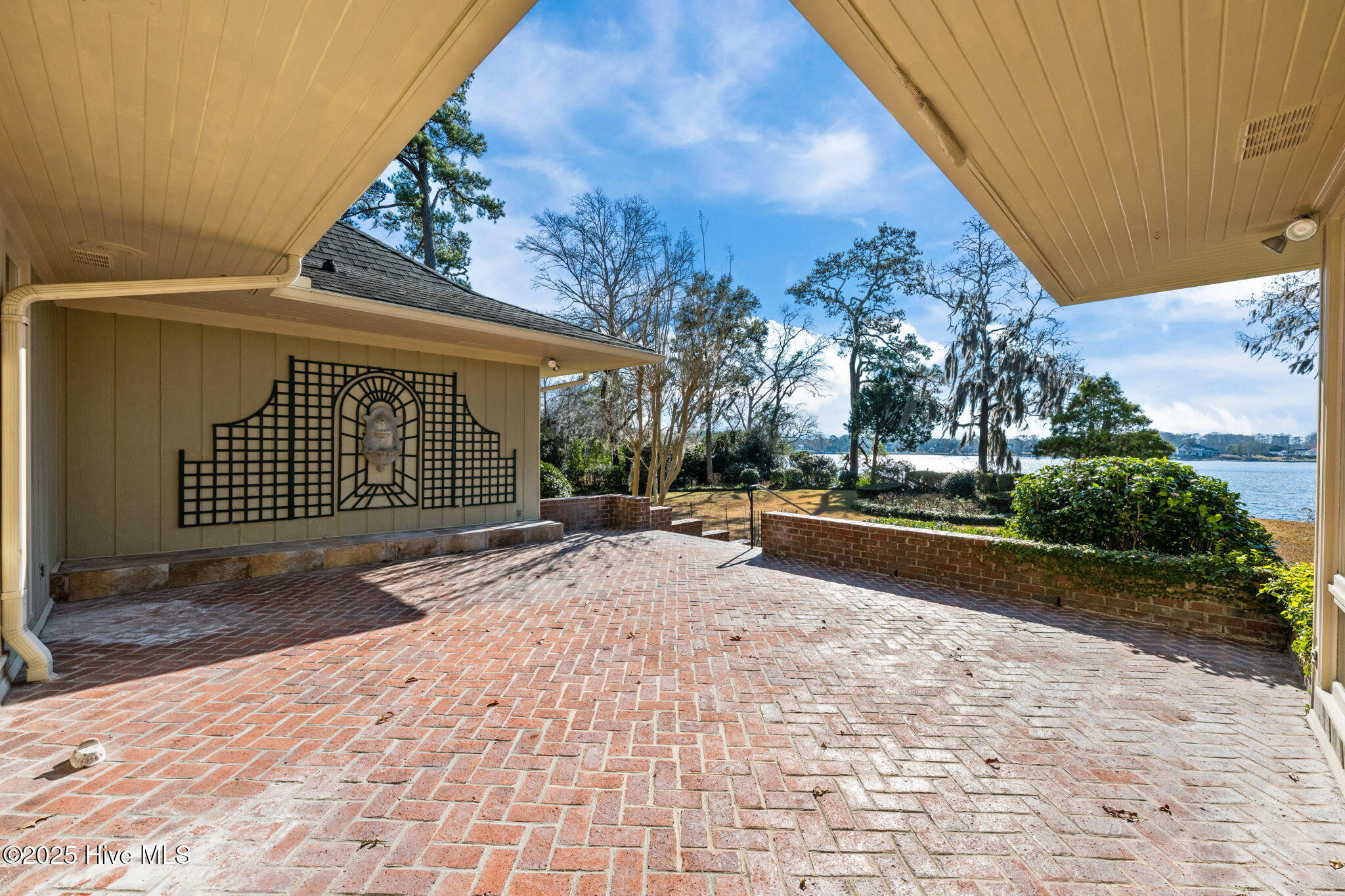 5003 Trent Woods Drive