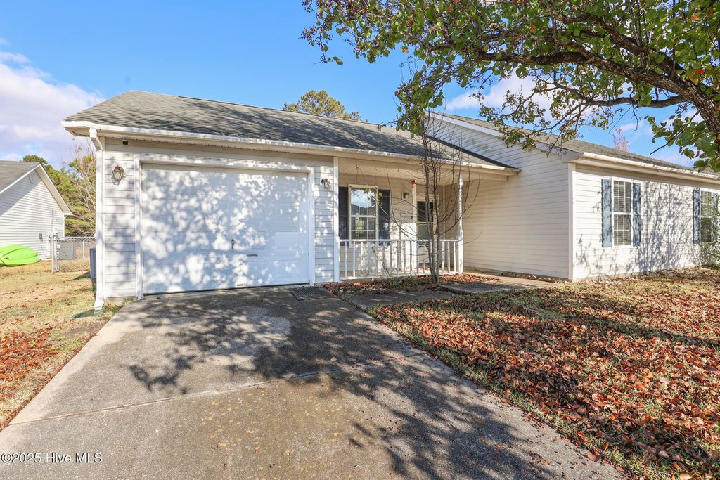 Photo of 302 Paddock Place, Jacksonville, NC 28546 (MLS # 100522542)