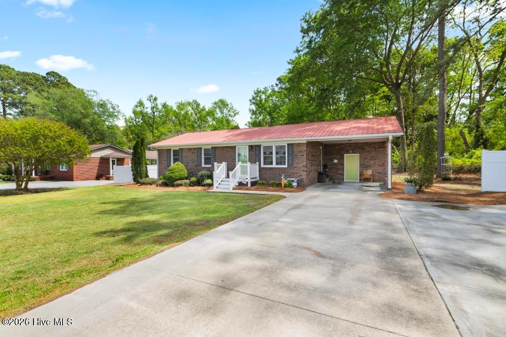 Photo of 481 S Railroad Avenue, Beulaville, NC 28518 (MLS # 100567281)