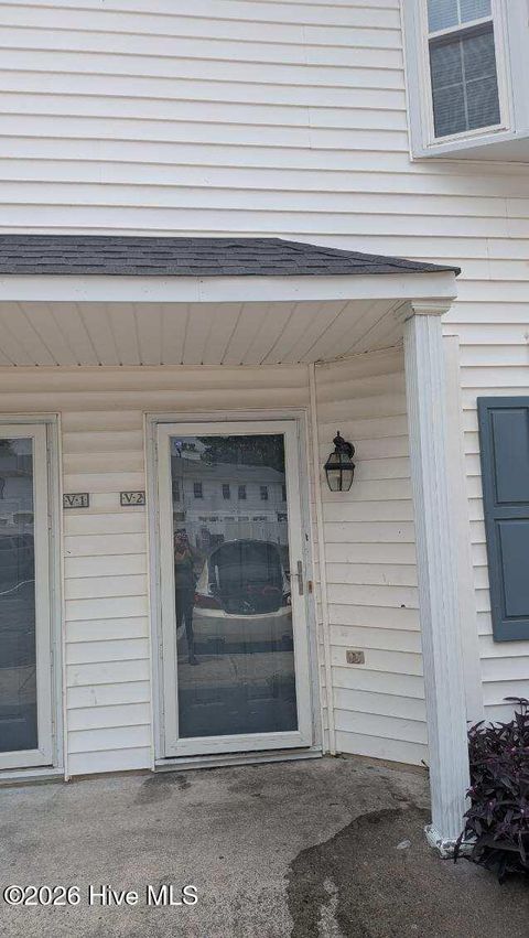 Townhouse For Rent - 3813 Sterling Pointe Drive #V 2<br/> Pitt County, Winterville, NC 28590