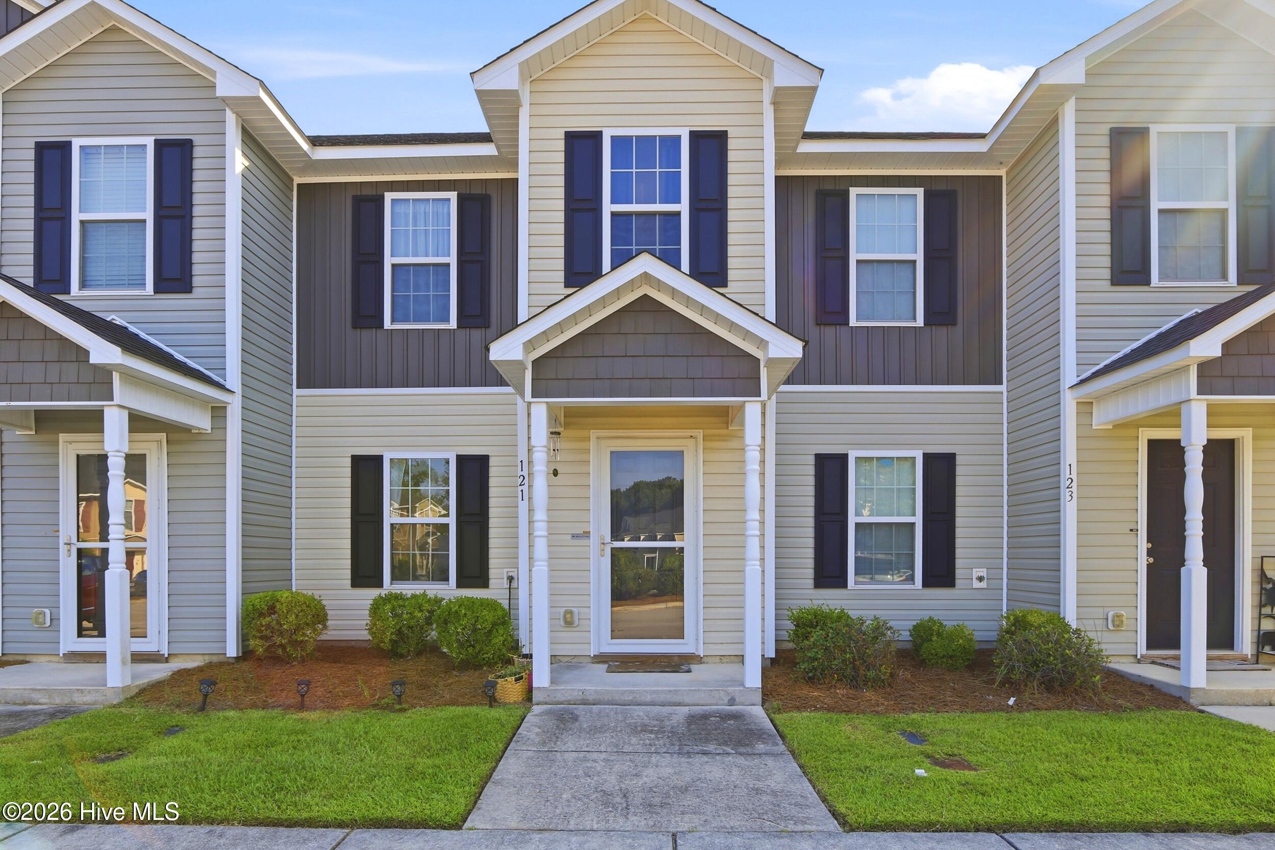 121 W Murrow Lane