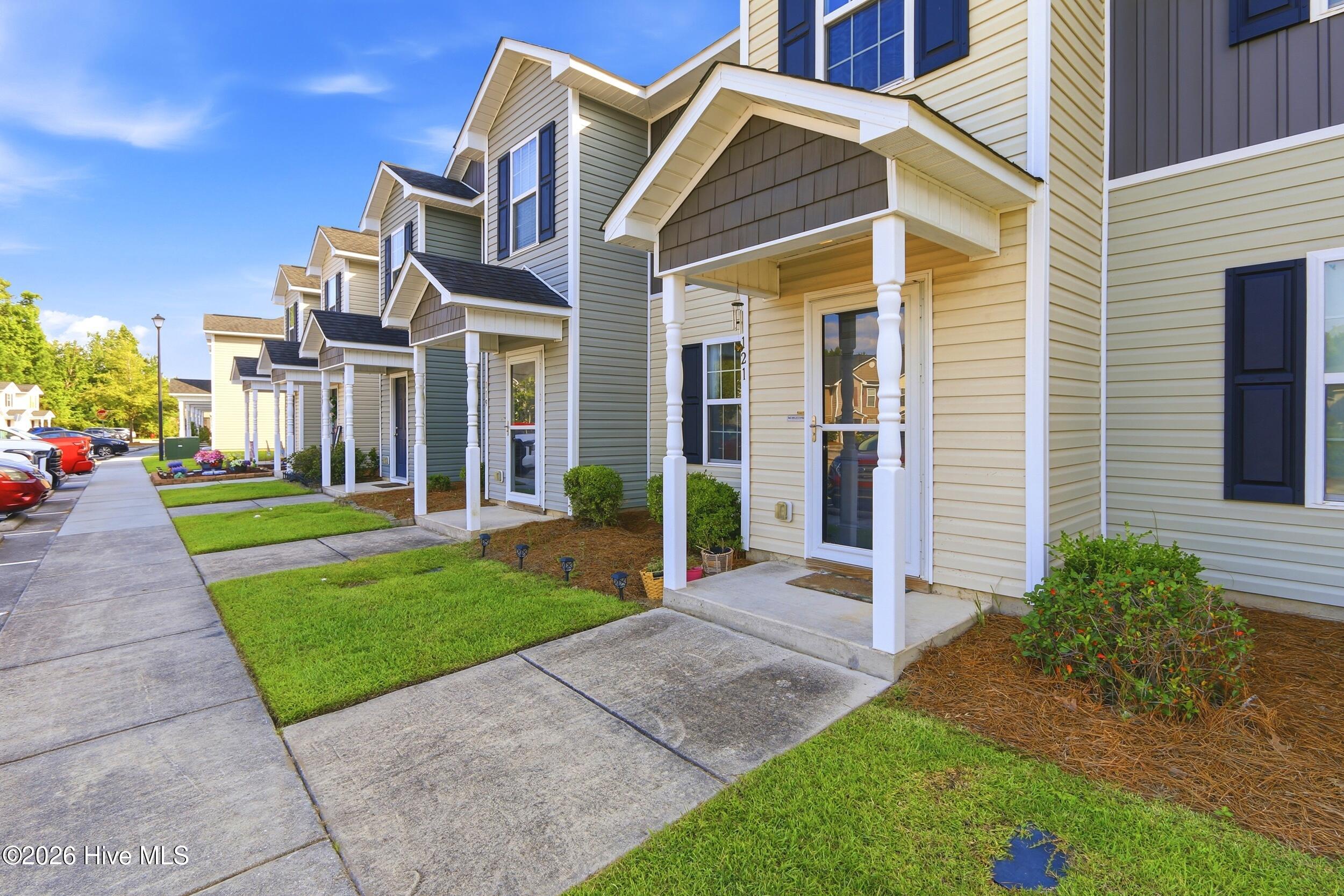 121 W Murrow Lane