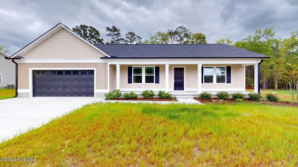 Photo of 302 Grand Oaks Drive, Goldsboro, NC 27530 (MLS # 100520883)