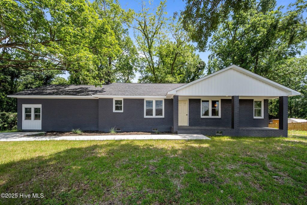 Photo of 1496 Kellum Loop Road, Jacksonville, NC 28546 (MLS # 100544808)