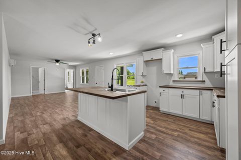 Tiny photo for 1496 Kellum Loop Road, Jacksonville, NC 28546 (MLS # 100544808)