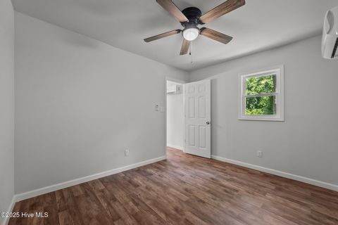 Tiny photo for 1496 Kellum Loop Road, Jacksonville, NC 28546 (MLS # 100544808)