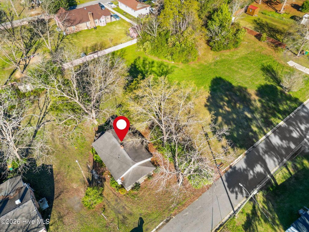 Photo of 38 Leggett Street, Lumberton, NC 28358 (MLS # 100566077)