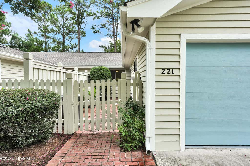 Photo of 221 Inland Greens Circle, Wilmington, NC 28405 (MLS # 100590761)
