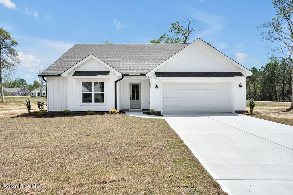 Photo of 302 Riva Ridge, Burgaw, NC 28425 (MLS # 100555812)