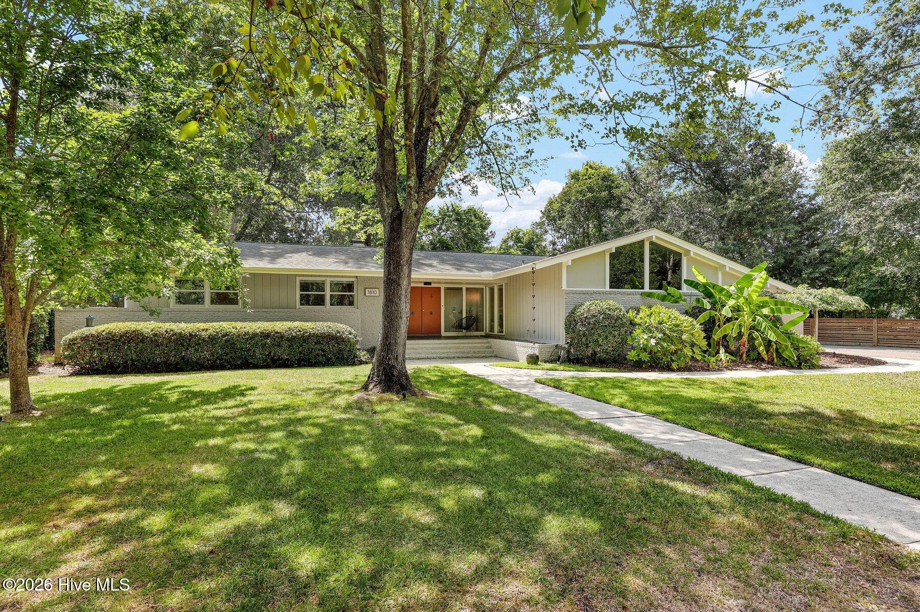 1810 Hawthorne Road