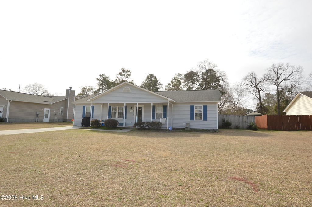 Photo of 105 Potomac Court, Richlands, NC 28574 (MLS # 100557684)