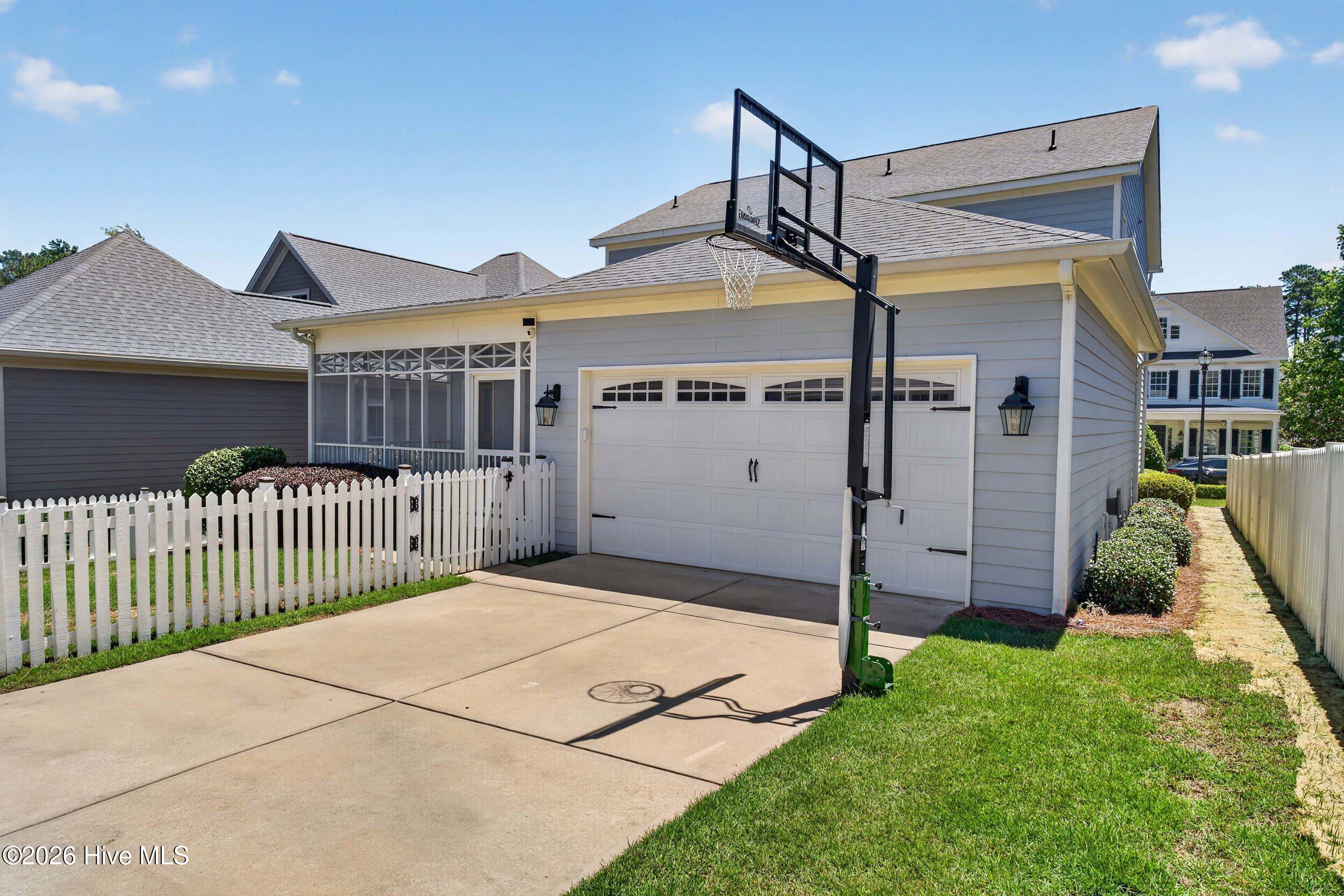 303 N Sandhills Lane