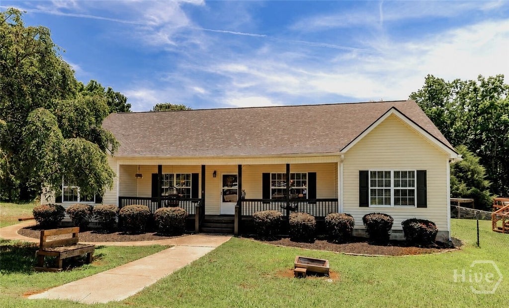 Photo of 1627 Dewy Rose Road NW, Dewy Rose, GA 30634 (MLS # CL358317)