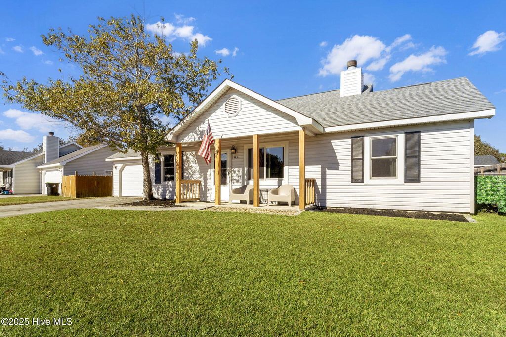 Photo of 113 Parnell Road, Hubert, NC 28539 (MLS # 100539752)