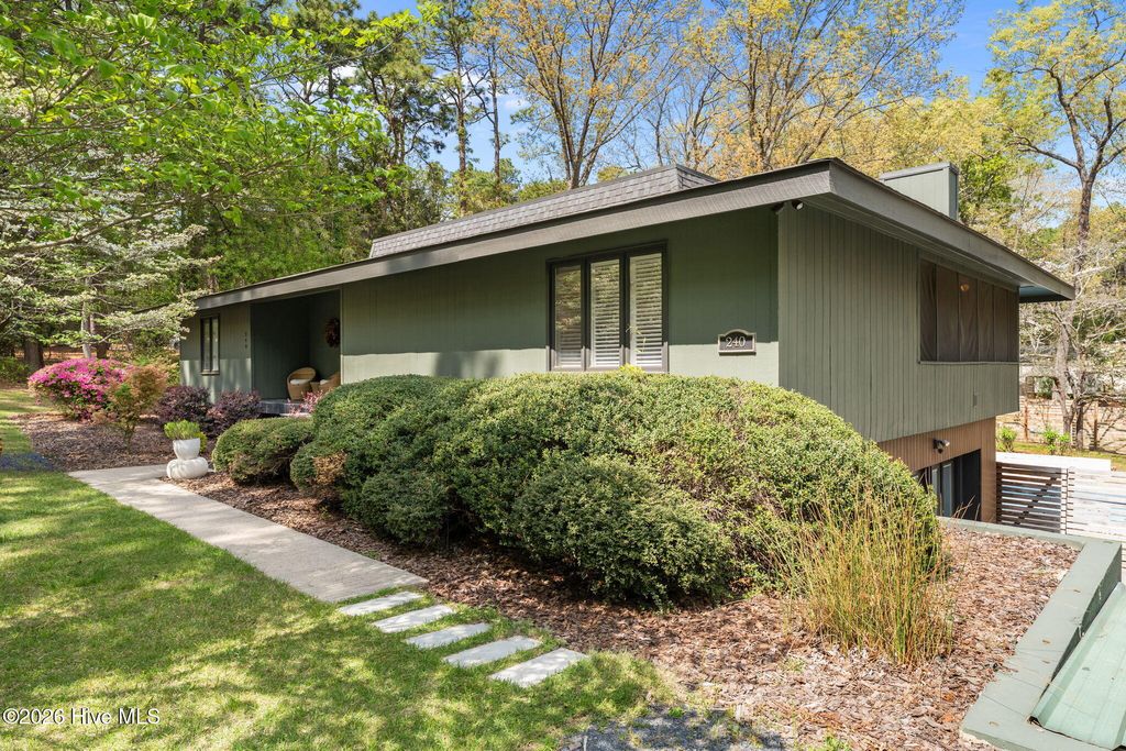 Photo of 240 Maples Road, Southern Pines, NC 28387 (MLS # 100566933)