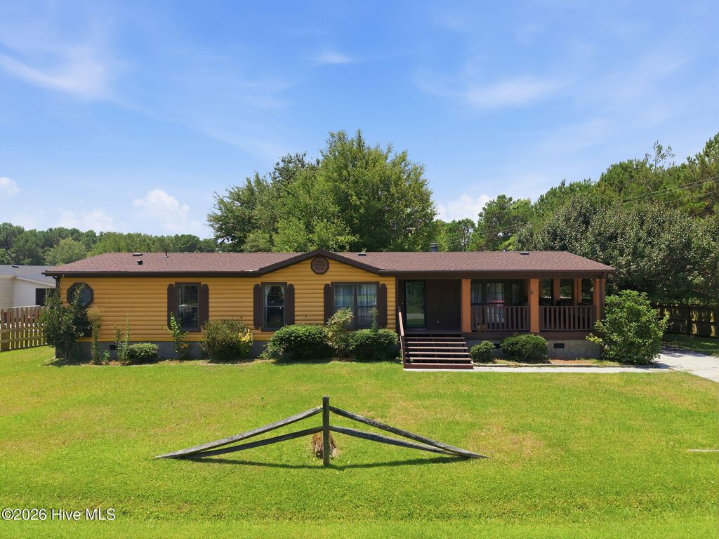 Photo of 100 Maplecrest Way, Sneads Ferry, NC 28460 (MLS # 100587797)